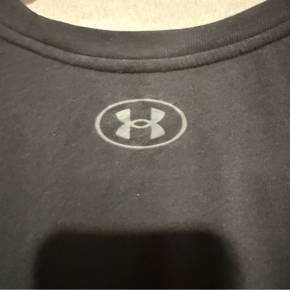 NWOT Under Armour Men's Black Short Sleeve Graphic Logo Tee Gray Print Size L - Picture 8 of 9